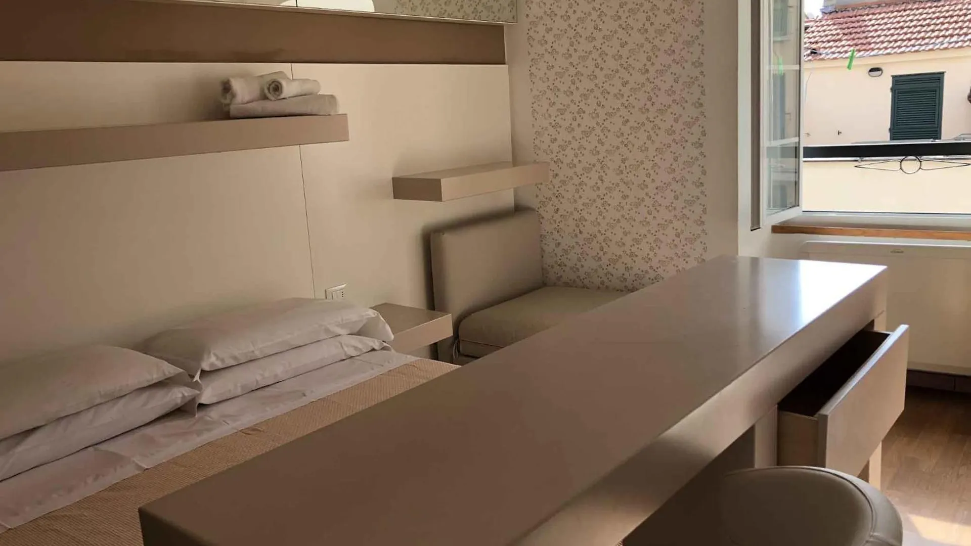 Hotel Melograno Spotorno 3*,